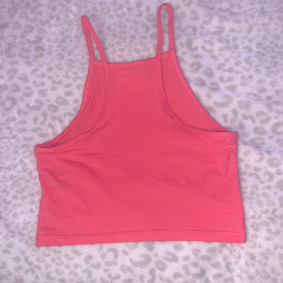 This cropped tank top is from H&M the size is S color is pink - Picture 2 of 2